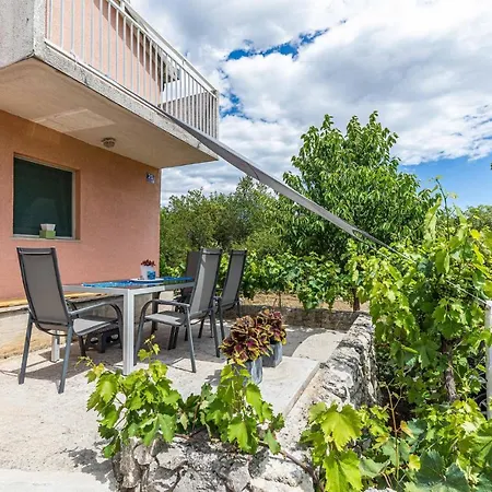 Gorgeous In With Kitchen Labin (Dalmatia)